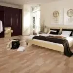 Поверхность ламината в спальной комнате