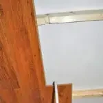 Как крепить ламинат к потолку