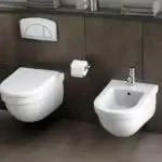 Ламинат под плитку в туалете